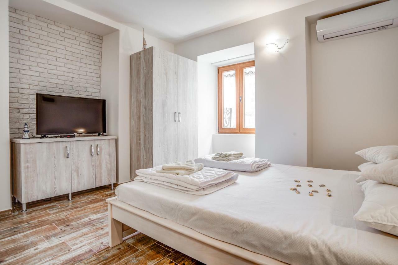 Hotel Sara Котор Экстерьер фото